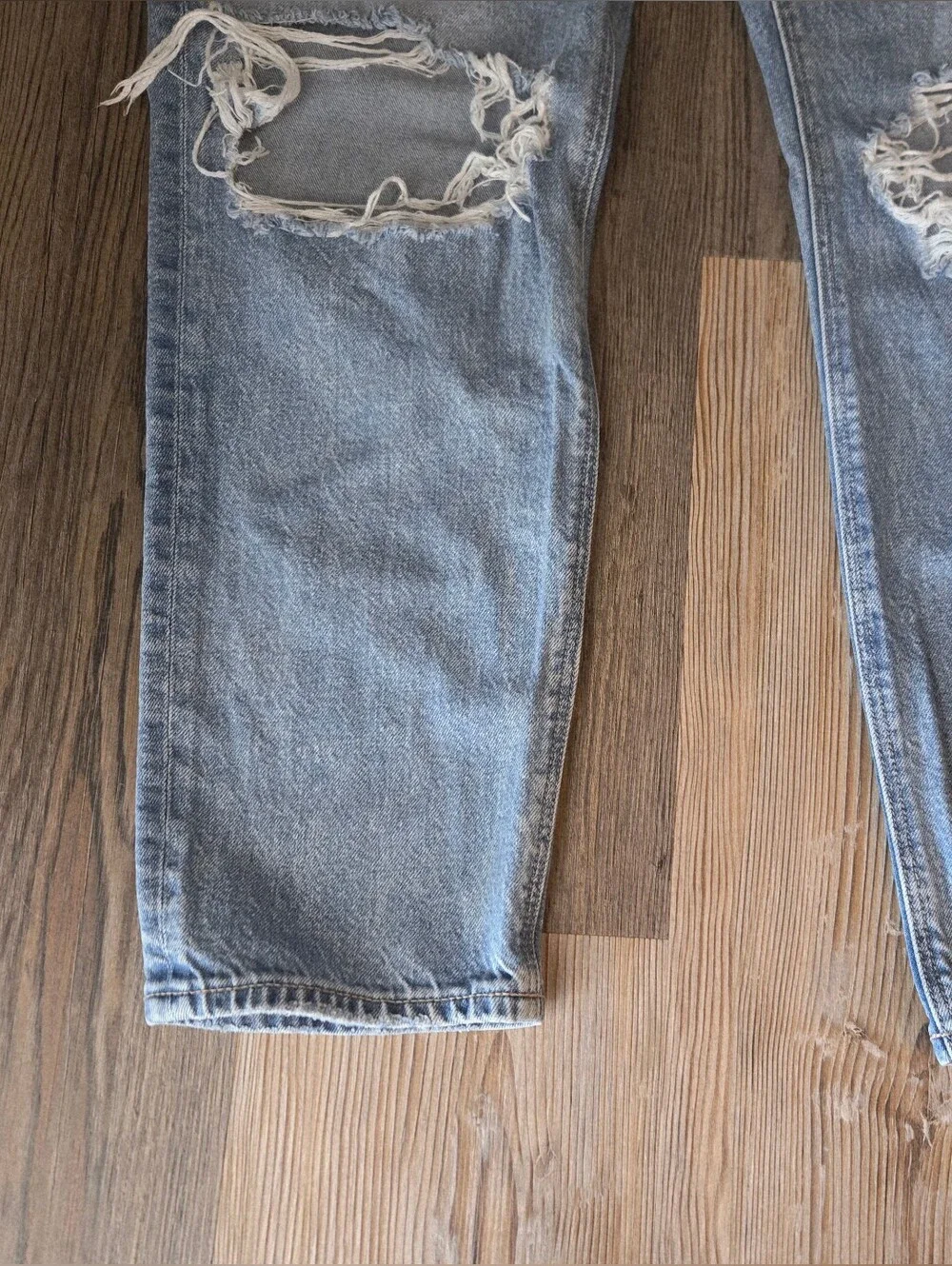 American Eagle Outfitters Women's Light Blue Distressed Ripped Jeans - Picture 3 of 16